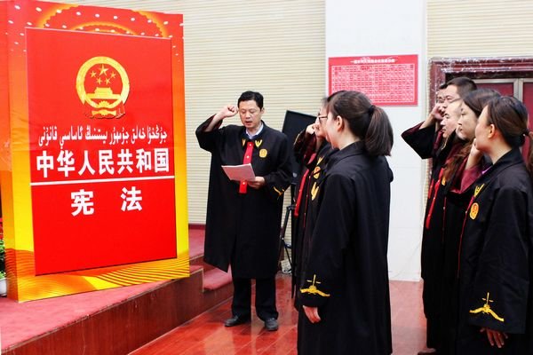 如何理解我国宪法的特征和基本原则