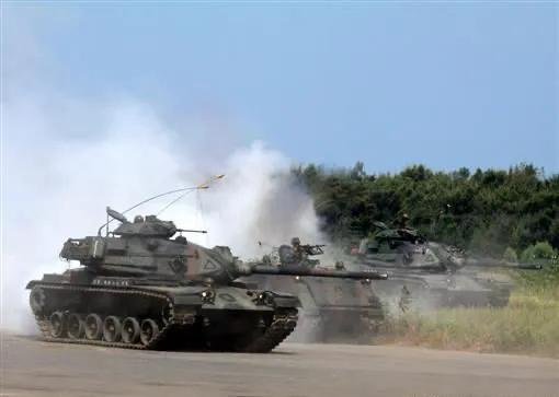 m60主战坦克装甲那么厚那么高大,你知道为什么重量才50多吨吗?