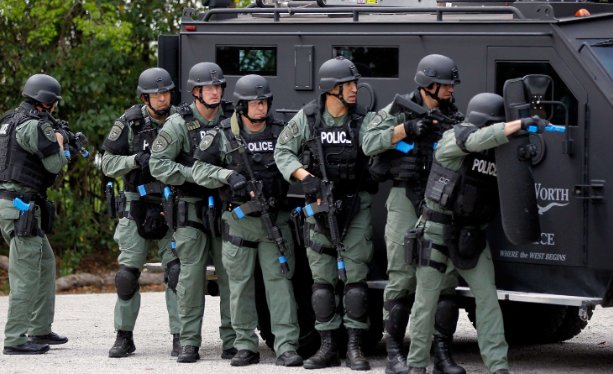 美国警察的警衔是怎么分的？