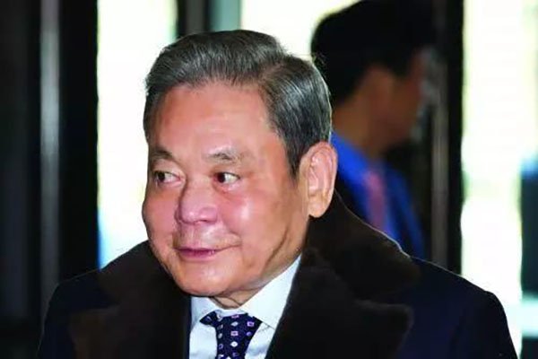 韩国经济由3大财阀支撑，分别是哪几个财阀？