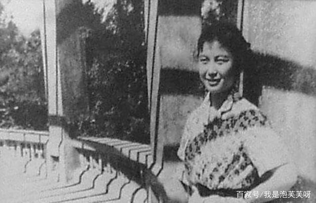 身怀六甲惨遭丈夫抛弃,初恋要养活母子俩,严凤英后来的生活怎么样了?