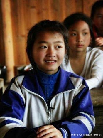 “漂亮妹妹”梁小友:从“土”丫头变大“网红”,为何还认明星当哥哥?