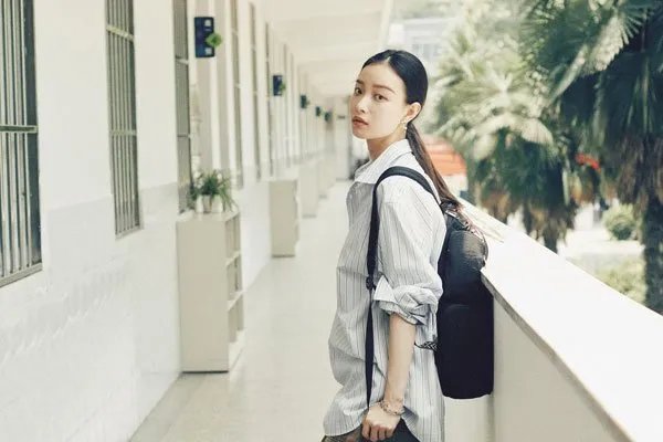 倪妮刮毛门指的是什么事件 出道之前的不雅照