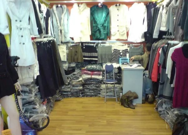 东莞哪里有服装批发市场