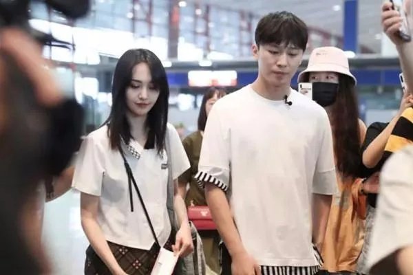 张恒郑爽曝结婚计划，张恒的家世背景如何？