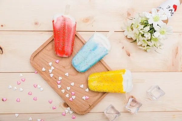 天热了少喝冰饮小心脑结冰