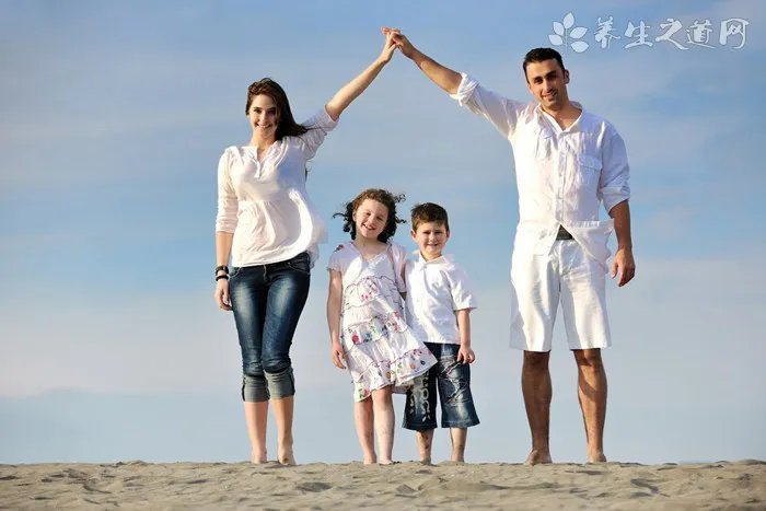 租房难，工作少，我和表妹无奈开起丝足保健店（真实的悲催经历）~~