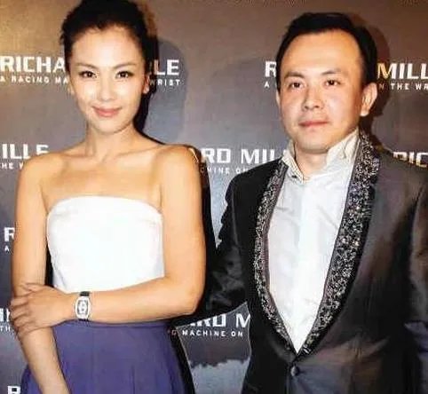 演员王珂微博赞妻 刘涛称我一直都是比较独立的人