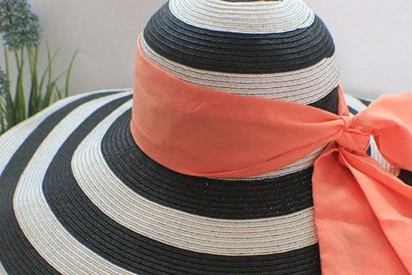 方脸适合什么帽子？