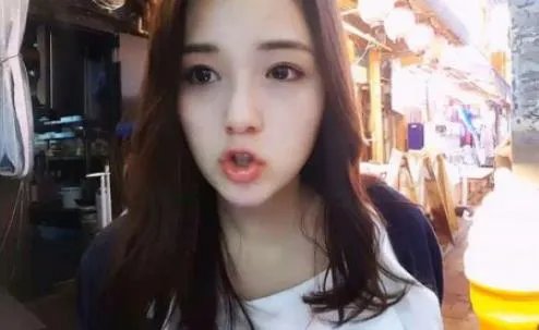 灰毛衣女神铃原爱蜜莉：毛衣女图片