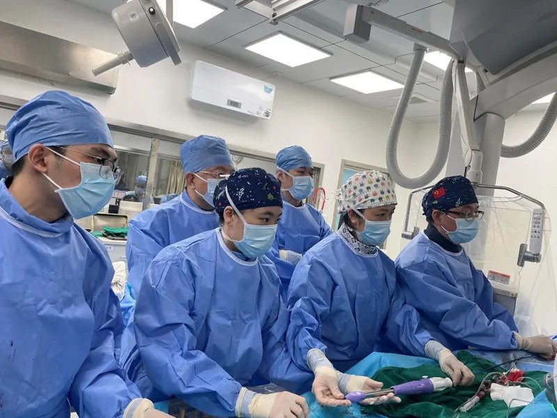张智伟、王树水团队自主完成华南地区新一代肺动脉瓣支架植入手术修“心门”