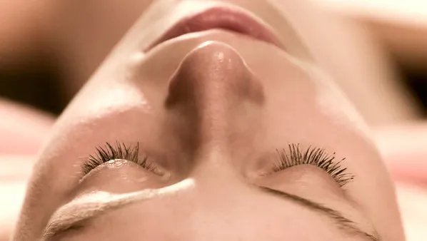 脸上有疤痕怎么办