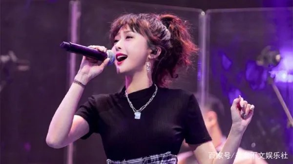 4位导师同时叫好，参加好声音的陈冰，现在怎么样了？