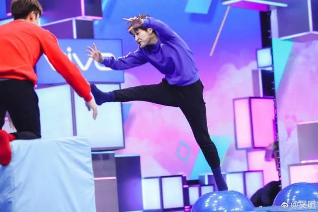 吴昕微博晒自拍并附文“拍出全智贤的感觉了吗”，你怎么看？