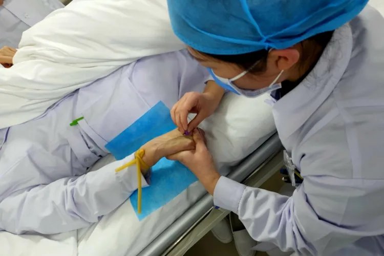 输液扎针几种手法图