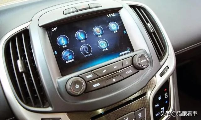 2013款的别克君越内饰,你认为放到如今属于什么档次?