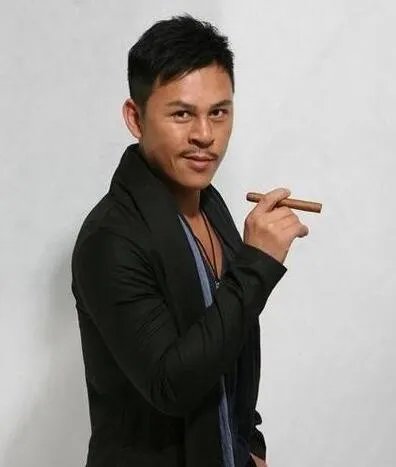 演员释行宇身高身世被扒 揭秘出道的真实内幕