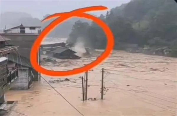 湖南怀化暴雨致一整栋楼被洪水冲走,当地官方会如何处理这件事?