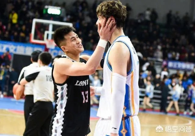 郭艾伦昨晚在对阵福建时拿到46分，打出了NBA级别的水准！他会不会进军NBA呢？