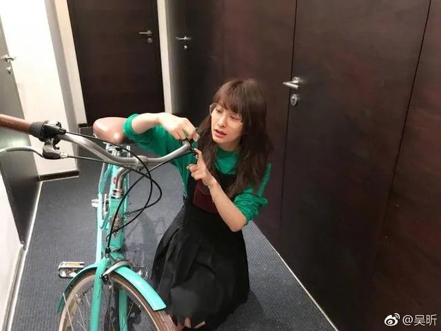 吴昕微博晒自拍并附文“拍出全智贤的感觉了吗”，你怎么看？