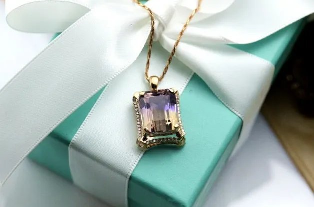 结婚十周年送老婆什么礼物 6款最实用结婚礼物推荐