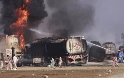 阿富汗油罐车爆炸后带来了什么后果？