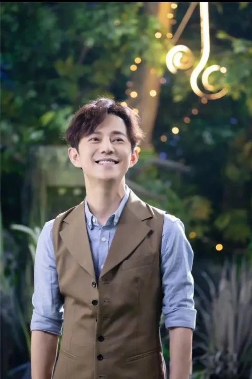 何炅为什么被全网封主要原因 他的负面评价越来越多