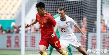 李毅微博发怒后，再发文“没有国家荣誉感就不配代表国家队出战”，你怎么看？