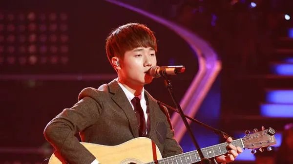 第一季《中国新歌声》的总冠军是谁？