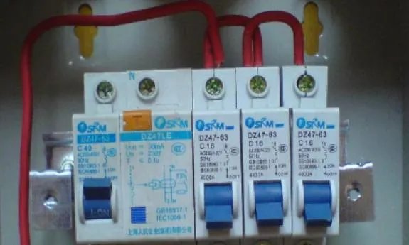 空气开关怎样接线