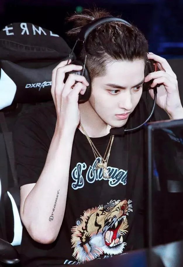 陈学冬帅气发型图片