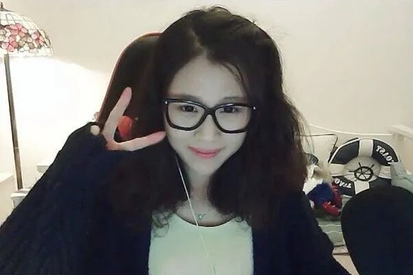 主播冷冷洗澡事件 这段视频到底是谁拍摄的