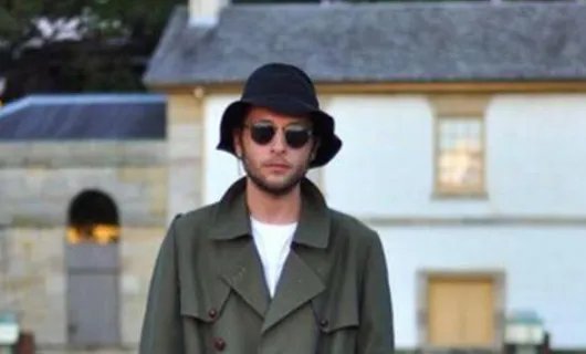 方脸适合什么帽子？