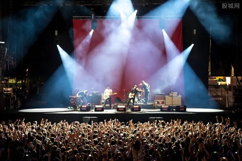 演唱会黄牛票怎么买 黄牛卖的演唱会门票如何辨真假