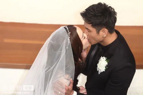 范玮琪婚礼伴娘曝光 曝小S坚持当范玮琪伴娘