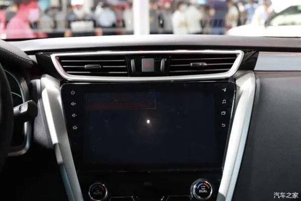 日产旗舰SUV买沙发送车 实拍2021款楼兰 最低只要20万