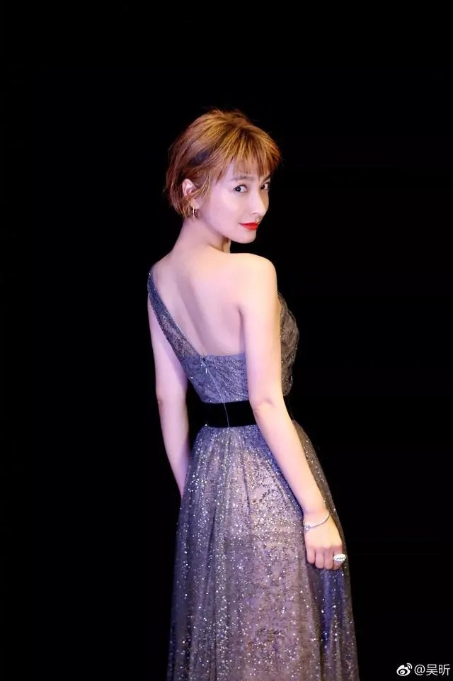吴昕微博晒自拍并附文“拍出全智贤的感觉了吗”，你怎么看？