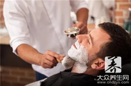 第一次刮胡子要注意什么事