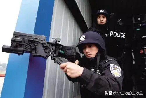 拐弯枪到底实用不实用？