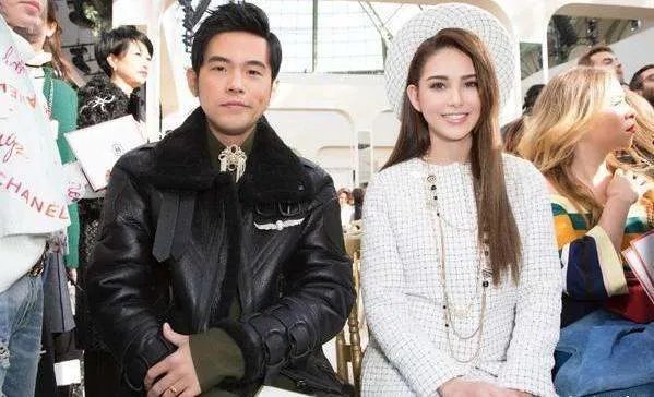 有哪些明星公布恋情的时候，微博崩了？