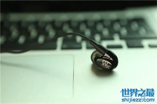 动铁四天王，四种高端耳机带给你音乐的享受 
