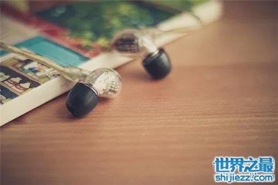 动铁四天王，四种高端耳机带给你音乐的享受 