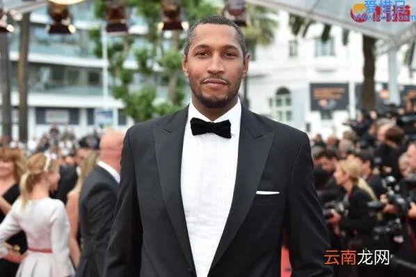 小斯战靴 小斯是什么