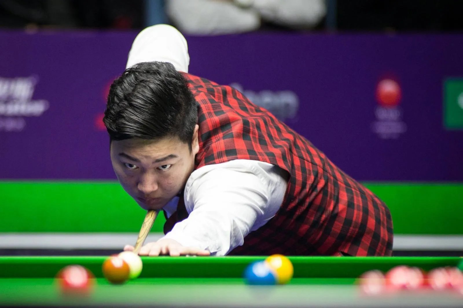 斯诺克中国00后冠军诞生，颜丙涛会是下一个丁俊晖吗？