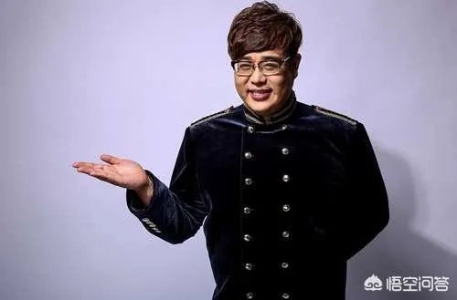 同样是东北籍主持人出道，为啥大兵没大鹏火？