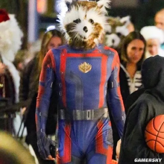 布莱德利·库珀COS火箭浣熊 带儿女过万圣节