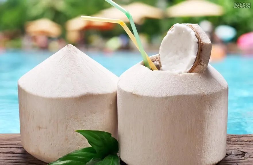 椰汁广告被指太污 曾多次出现低俗内容