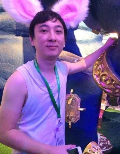 王思聪香蕉计划微博曝光行程 涉足泛娱乐体育经纪