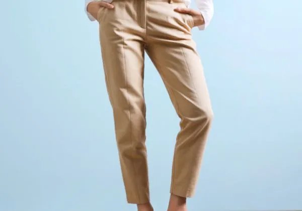 米色裤子搭配
