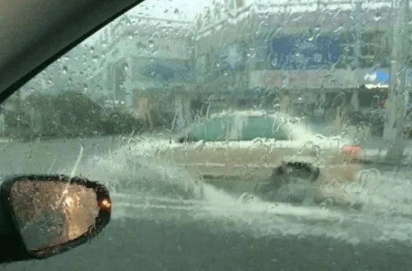 湖南怀化暴雨致一整栋楼被洪水冲走,当地官方会如何处理这件事?